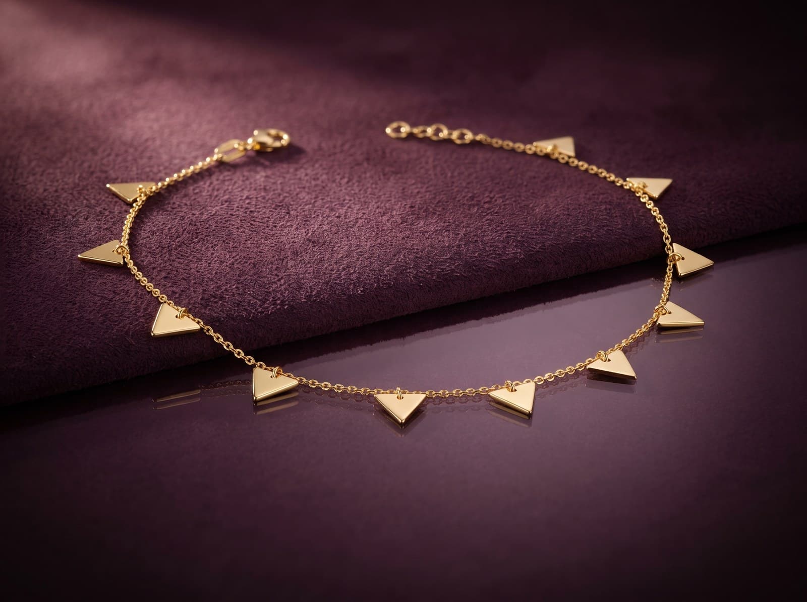 Rihlah · Dropping Triangles Gold Anklet — studio