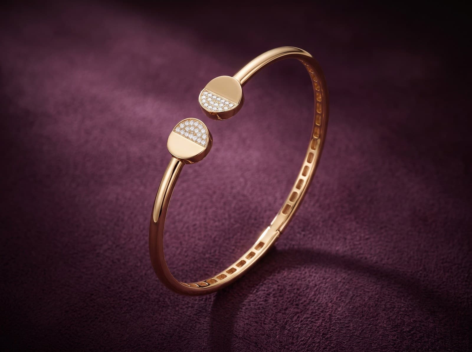 Sakina · Dual-End D-Shaped Diamond Bangle — studio