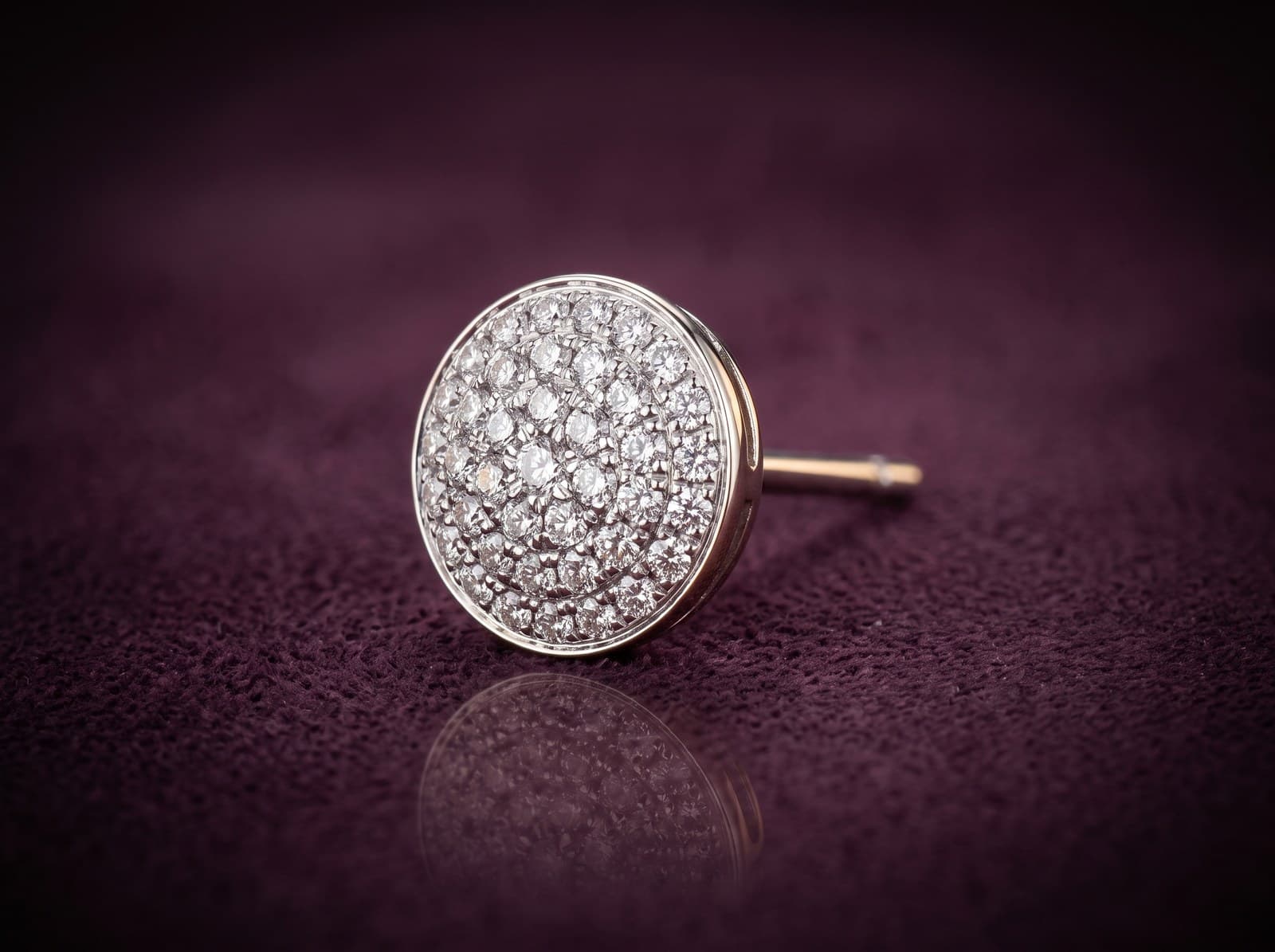 Tarab · Sparkling Round Stud Diamond Earring