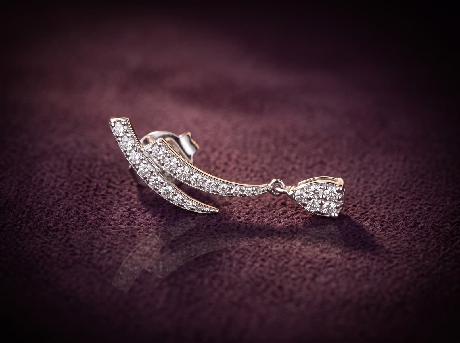 Farha · Classic Lines Stud Diamond Earring