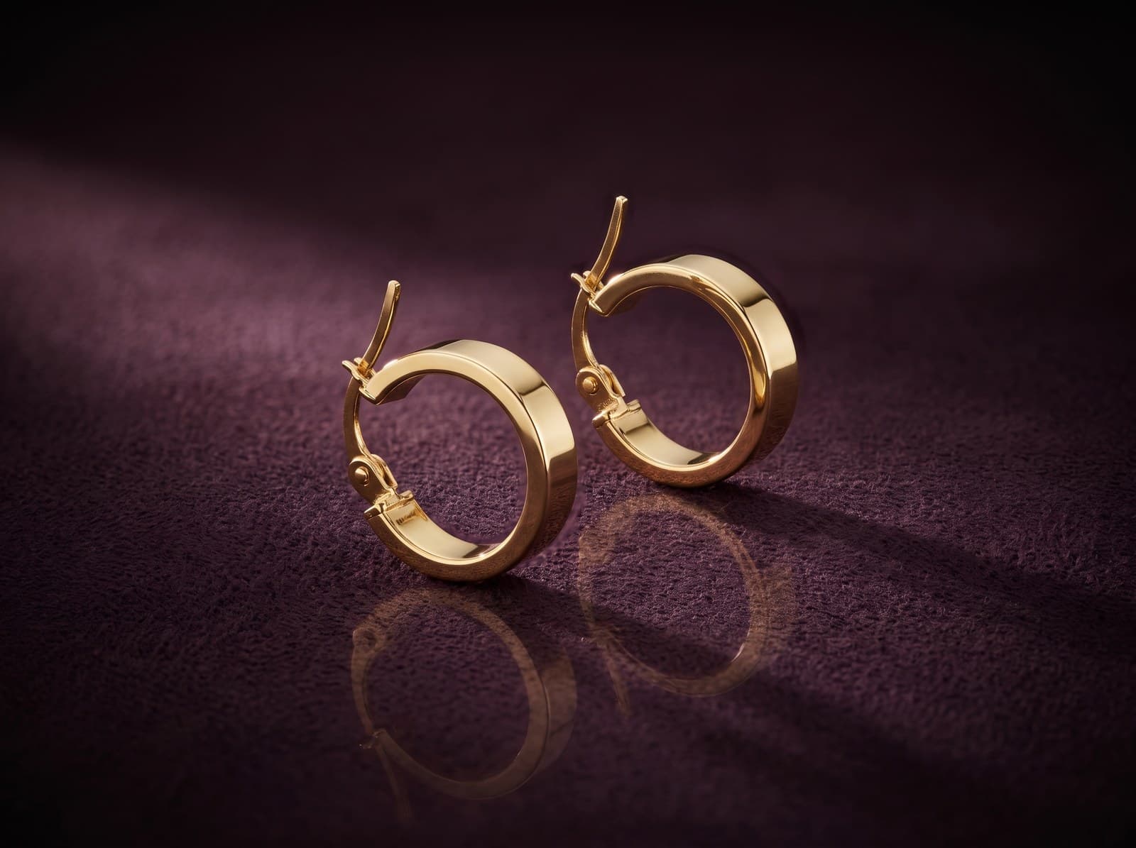 Wamda · Edgy Hoop Gold Earring