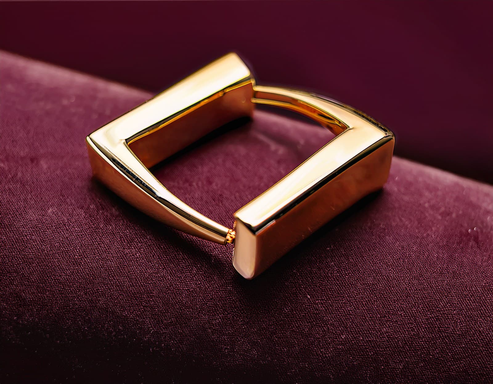 Ghusun · Square Edged Hoop Gold Earring — studio