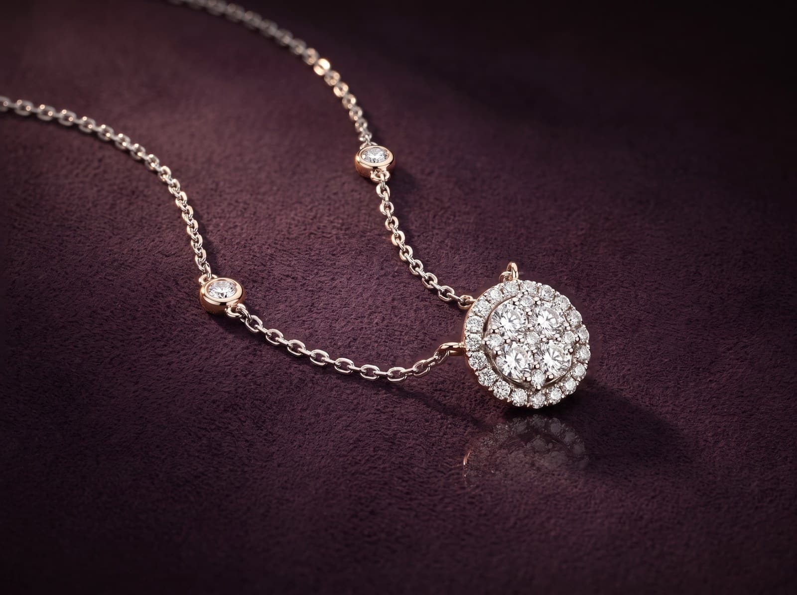 Sadaf · Sparkling Round Framed Diamond Necklace