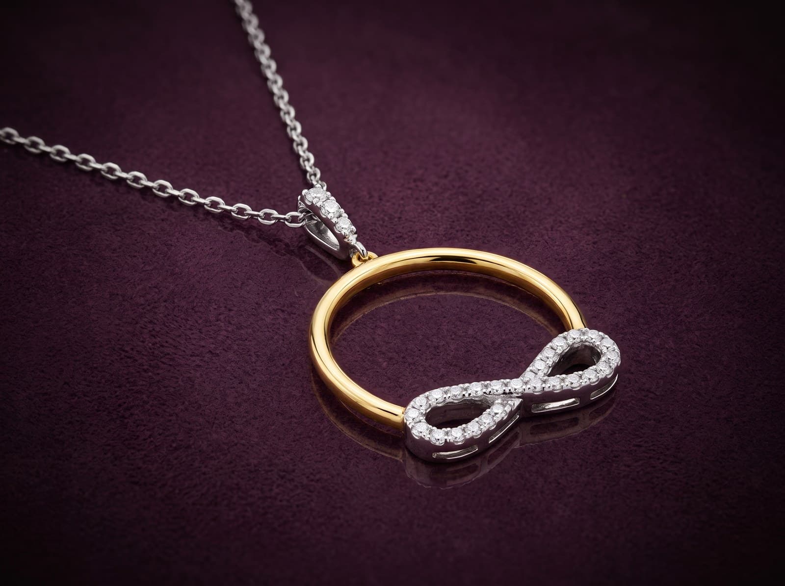 Zumurrud · Infinity Circle Pendant Diamond Necklace