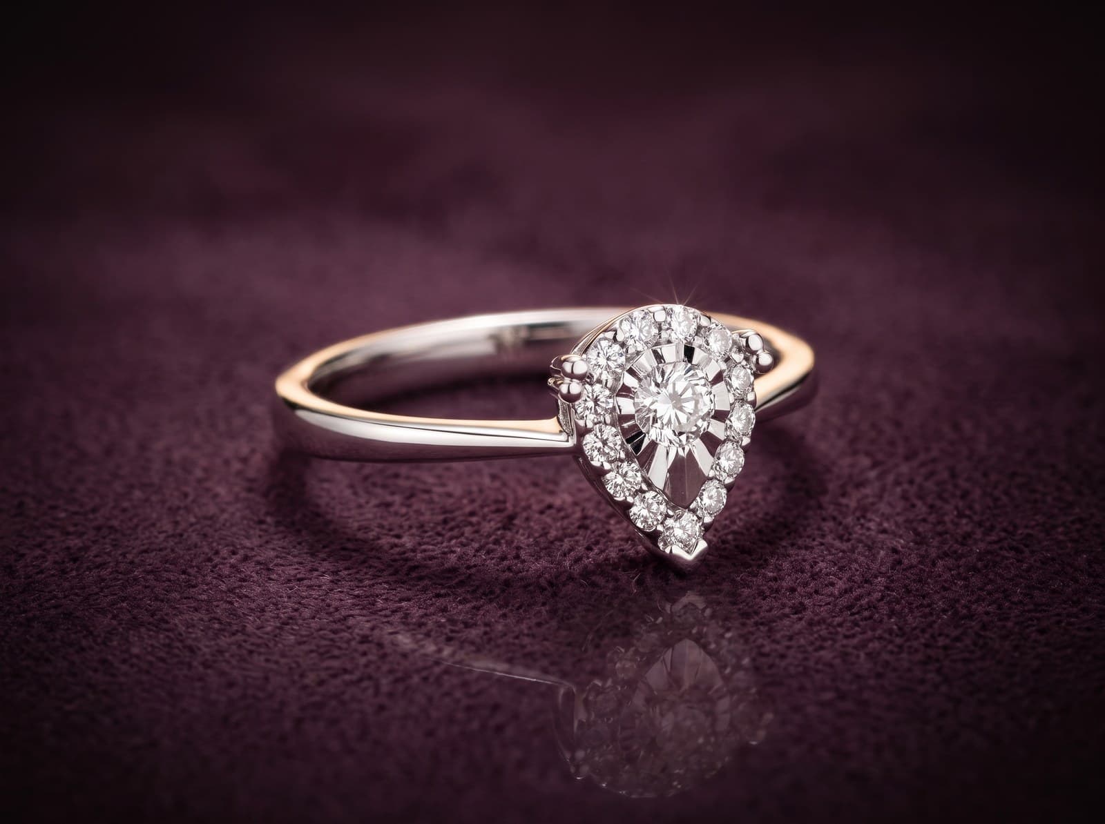 Aliya · Sparkling Pear-Shaped Diamond Ring