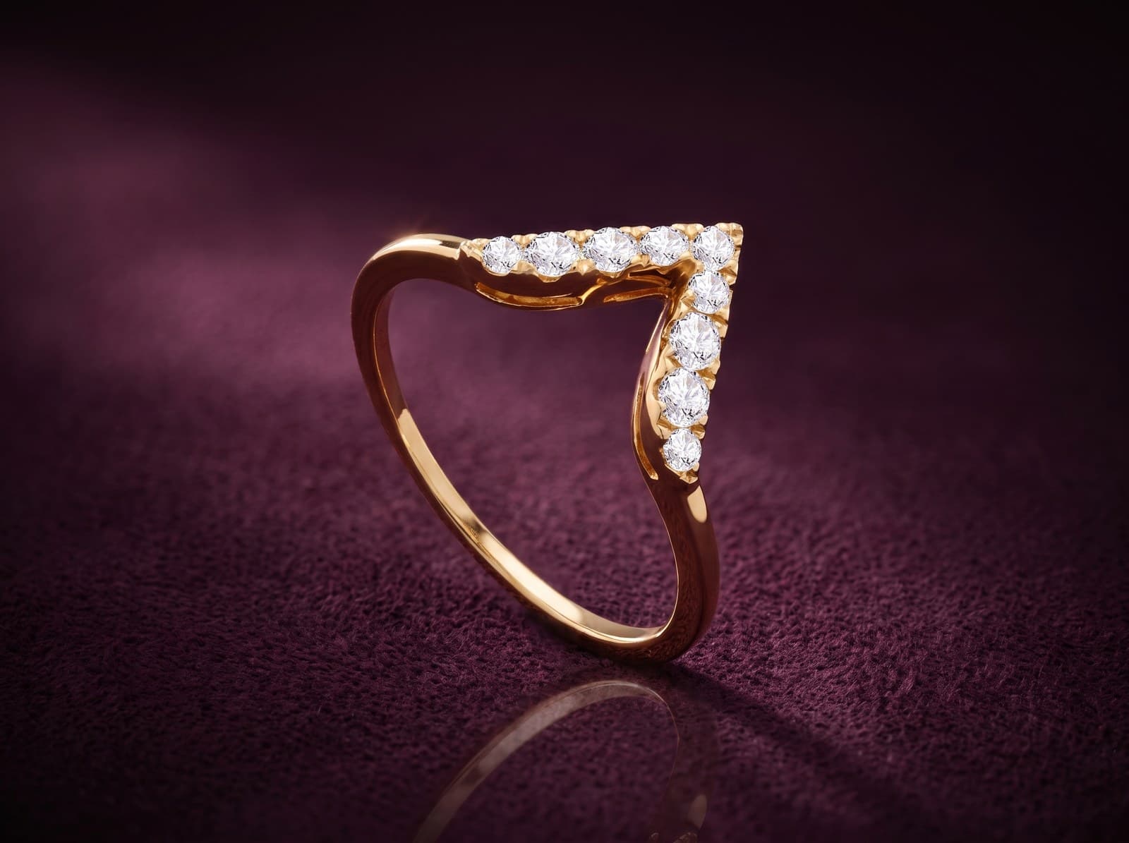 Zahra · Glam V-Shape Diamond Ring — studio