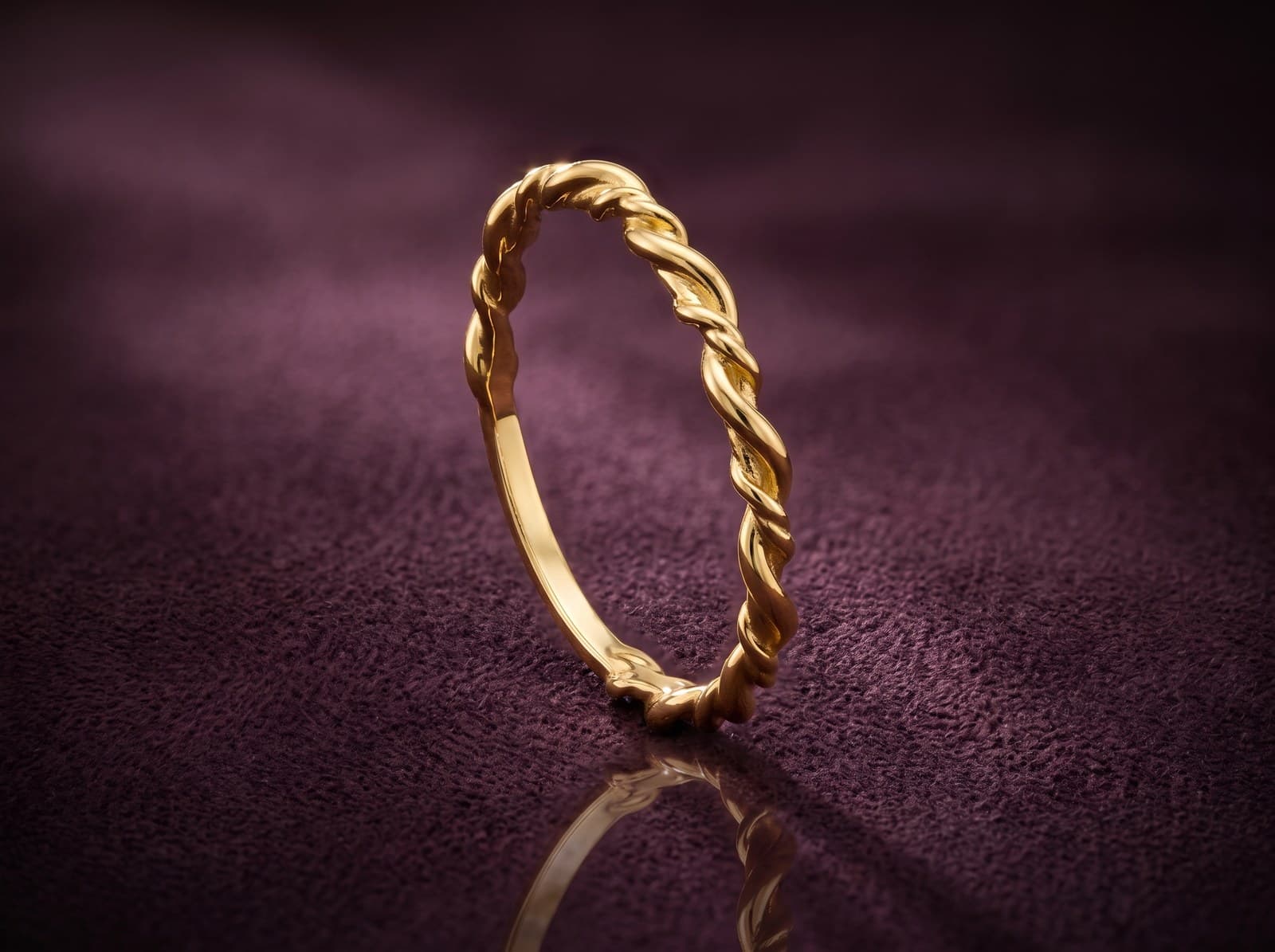 Hessa · Twisted Rope Gold Ring — studio