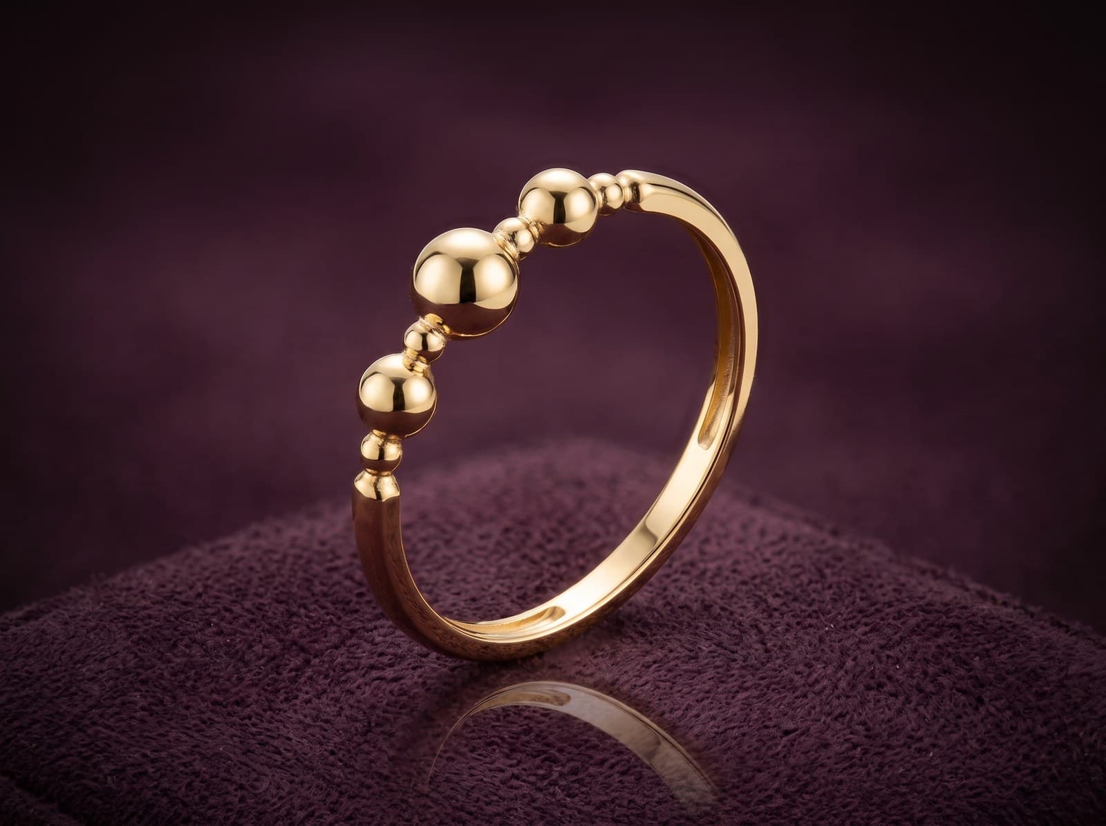 Manar · Shinny Three Connected Beads Gold Ring — studio