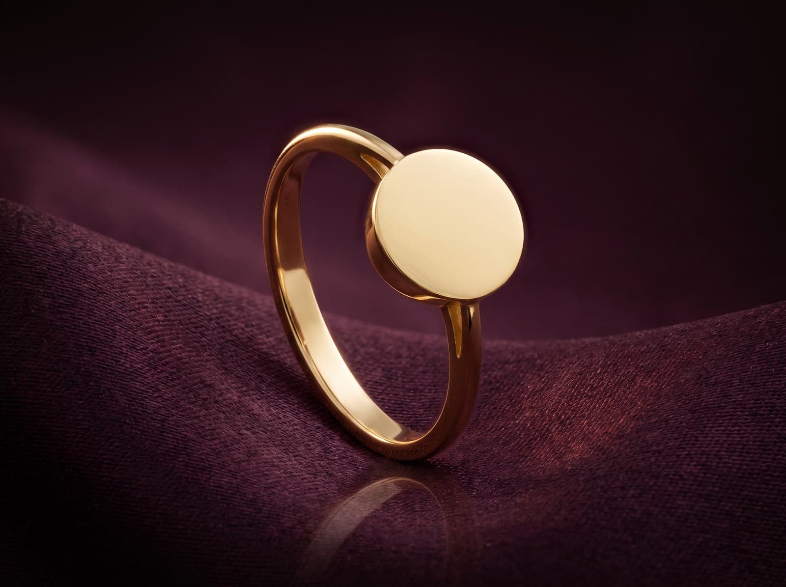 Ohoud · Radiant Circle Gold Ring