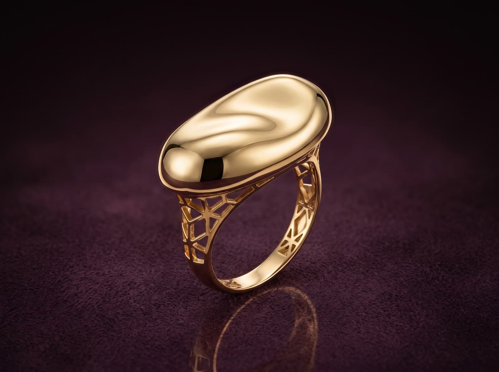 Anaya · Shinny Waved Oval Gold Ring — studio