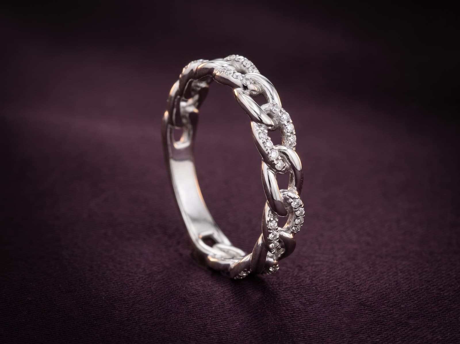 Haifa · Gourmet Band With Round Stones Diamond Ring — studio